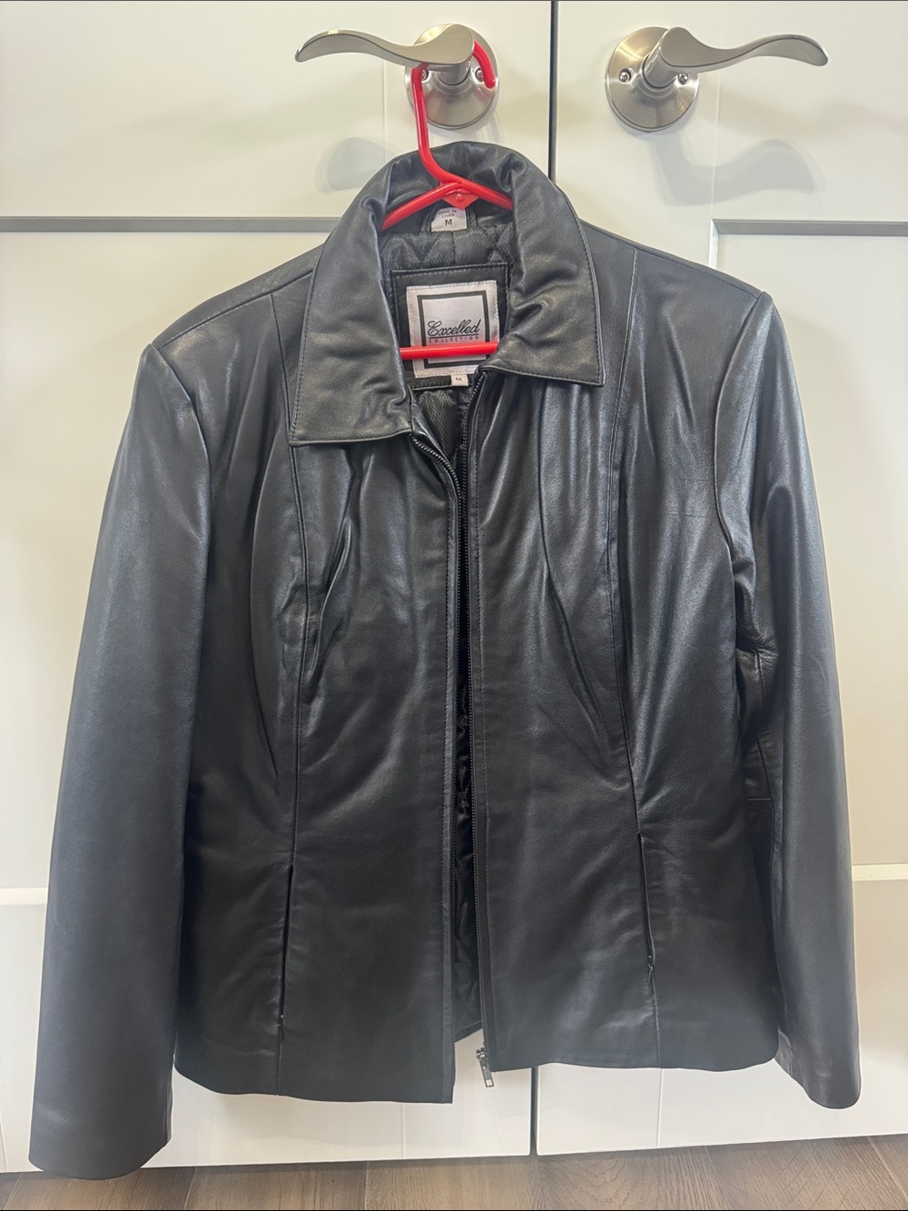 Excellle Black Leather Zip-Front Women's Jacket